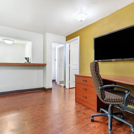 Rose City Inn & Suites Tyler Bagian luar foto