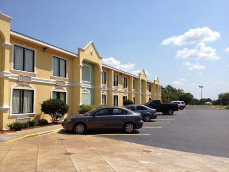 Rose City Inn & Suites Tyler Bagian luar foto