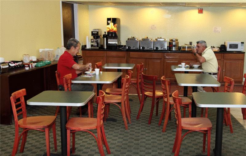 Rose City Inn & Suites Tyler Bagian luar foto