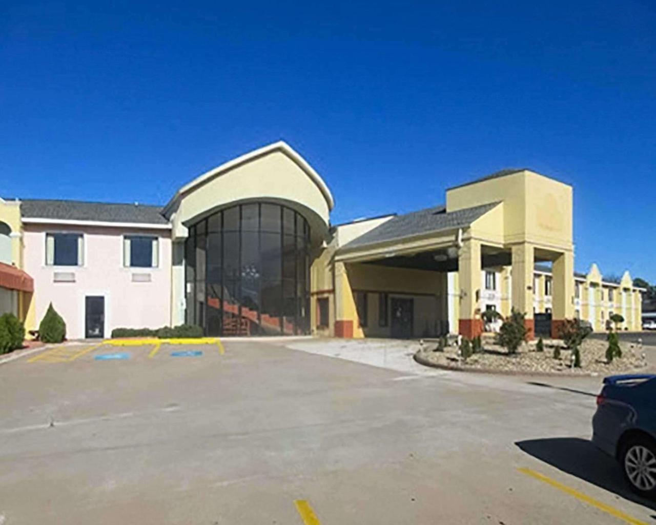 Rose City Inn & Suites Tyler Bagian luar foto