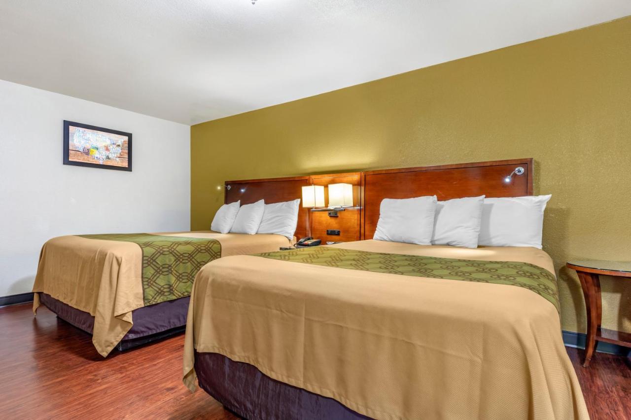 Rose City Inn & Suites Tyler Bagian luar foto