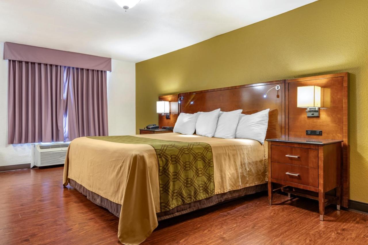 Rose City Inn & Suites Tyler Bagian luar foto