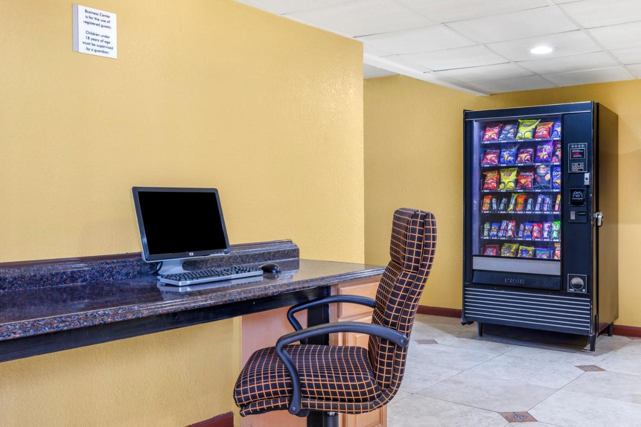 Rose City Inn & Suites Tyler Bagian luar foto