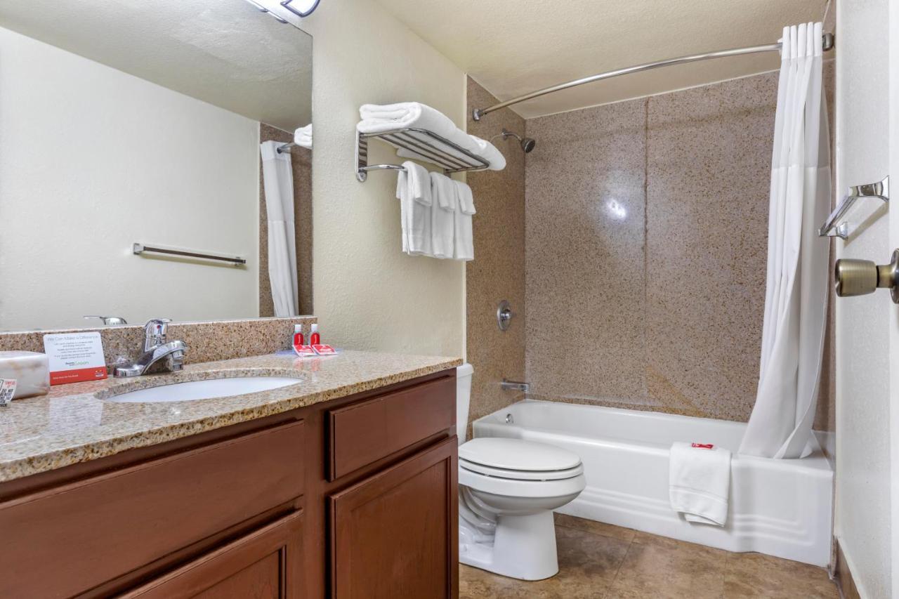 Rose City Inn & Suites Tyler Bagian luar foto